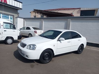 Lacetti 1.6 срочно сотилади