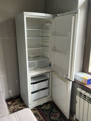Холодилник indesit