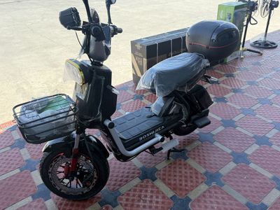 Skuter Boshijea firma 5 akm