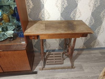 Продам швейную машинку