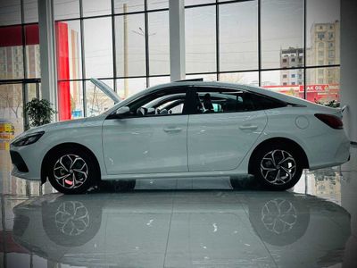 Jentra, cobalt, onix olishga shoshilmang. MG 5 Xarid qiling!