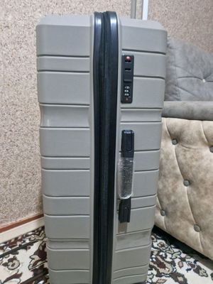 Продаётся дорожный чемодан