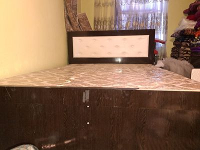 spalni bilan belanchak sotiladi