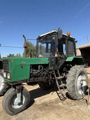 Mtz 80x sotiladi 2017 yil holatlari ideal xech qayerlari ochilmagan.