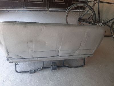 Damas orqa sedenya sotiladi