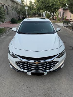 Malibu2 2L Turbo srochna sotiladi
