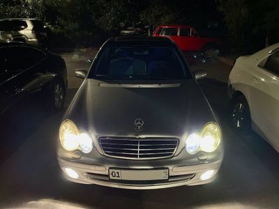 Mercedes Benz W203 C240