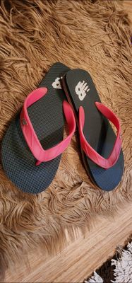 Сланцы 39 рр New Balance оригинал состояние отличное