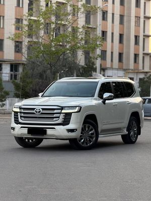 Toyota Land Cruiser 300 4л Насия. савдога. берилади.