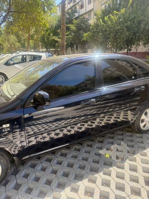 Chevrolet gentra sotiladi