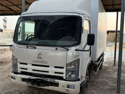 Исузи SNG 2018-йил. 2 та қўшимча газ балон қўйилган. Нархи 35000 $