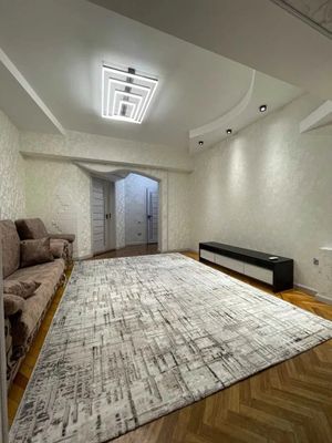 Сдается 2х-комнатная  квартира на метро Айбек