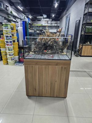 Akvarum komplekt nano stilda balandligi-1.25 eniga-40 uzunasi-90