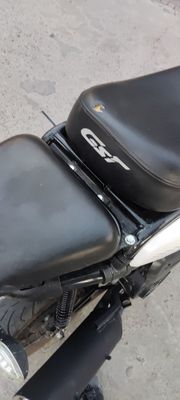 Motosikil sotiladi