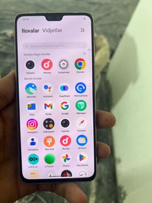 Vivo v23 5g. B