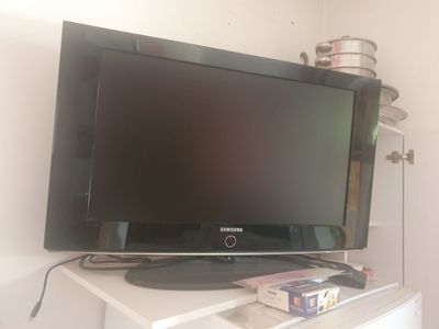 Продаётся телевизор самсунг б/у