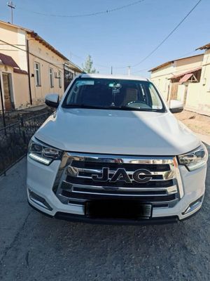 Продается pickup (пикап) JAC T8