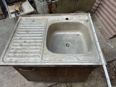 Продаю кухеный мебель в хорошем состаяние , надо просто вымать.
