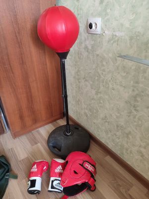 Груша для бокса,перчатки,шлем