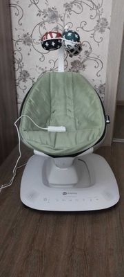 Электронное кресло качалка 4moms