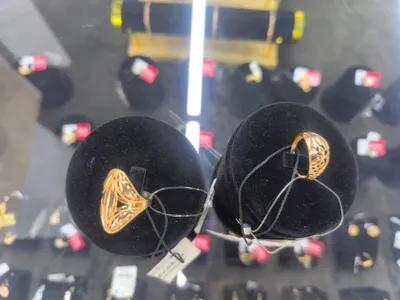 Tilla sotiladi zovotiskoy 4.14 gram 585 proba toza