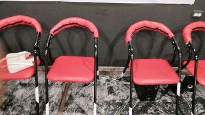 Chidamli kojali mustahkam stullar