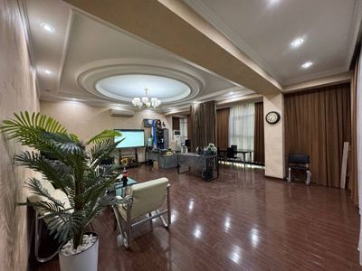 Метро Айбек! Срочно 130 м2 всего за 2300$ торг! Все включено!