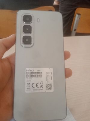 Xotira 256ga 16 batareya 5 ming holati ideal