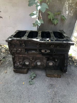 Isuzu gruzovoy blok