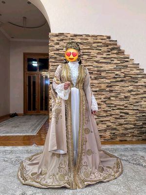 Национальный ансамбль, чапан ,наряд для невест