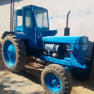 Traktor 28 sotiladi