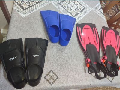 Продам детские ласты, 3 пары за 100 тысяч.