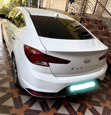 Hyundai Elantra 2020