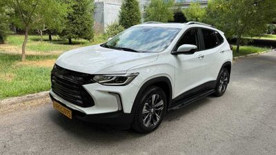 Продам Tracker-2 Premier (1,2 Turbo) Full позиция 2023 года - 12,100км
