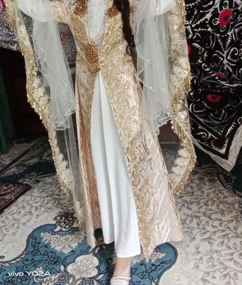 kelinlar uchun ansambil 1 marta kiyilgan