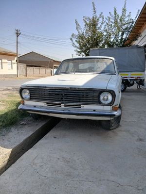 Volga 2410 sotiladi