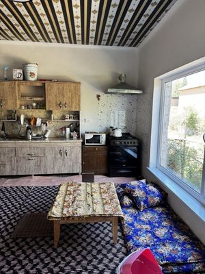 Ховли сотилади 3.5 сотихи 6 хона Мактаб. Роддом. Болнитса. Богча
