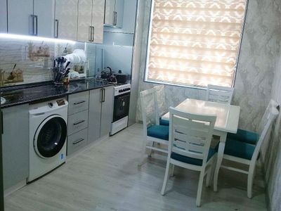 Shahriston metrosi yaqinida kvartira bor bezmakler ijaraga beriladi