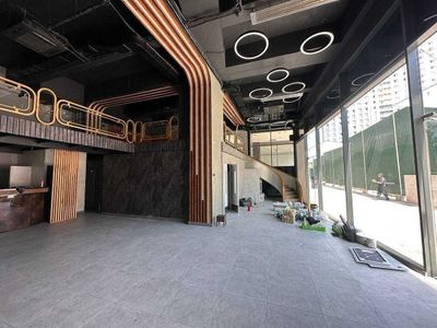 Кафе ресторан ЖК Акай Сити 1-2 этаж 250 м² без ремонта вдоль дороги
