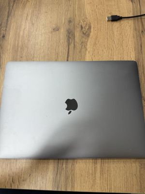 Macbook pro 15.4