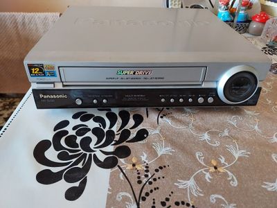 Видемагнитофон Panasonic модель NV - SJ 30 AM