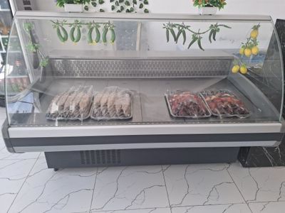Витрина холодилник