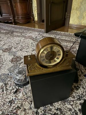 Продается часы механические