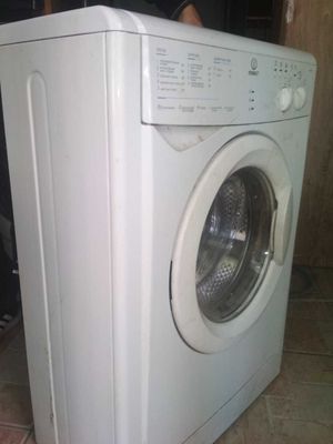 Продаётся Стральная машинка Indesit 5 кг