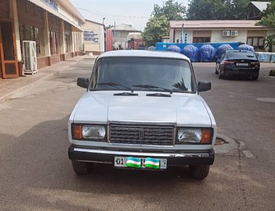 Vaz 2107 sotiladi