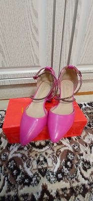 razmer 37 38 narx 150 000mingdan 2marta kiyilgan