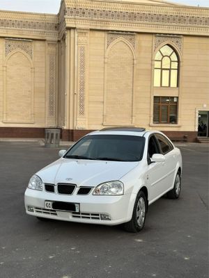 Lacetti 1.8 3-pozitsiya Full Avtomat karobka Korea sotiladi