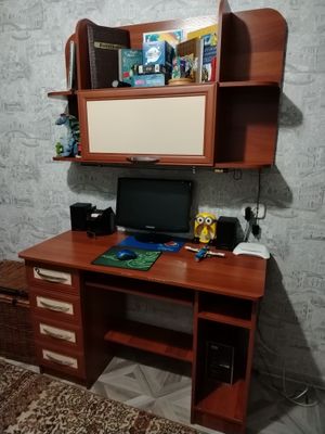Качественный гарнитур (мебель)