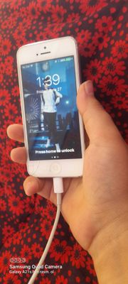 IPHONE 5 32 HOTRA AYBI EKRAN CHETI SINGA keleshamiza yomkis 77 narxi