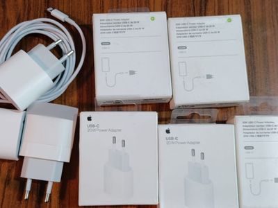 Apple UZB-C 20W Power Adapter